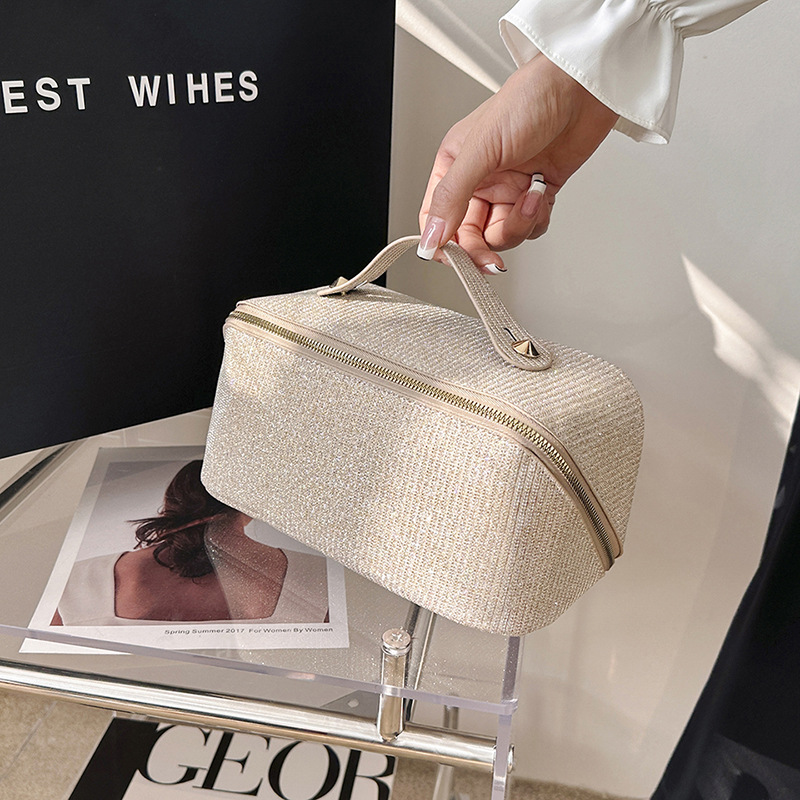 حقيبة مستحضرات تجميل نسائية مح - مراجعة Travel Accessories Pillow وسعره