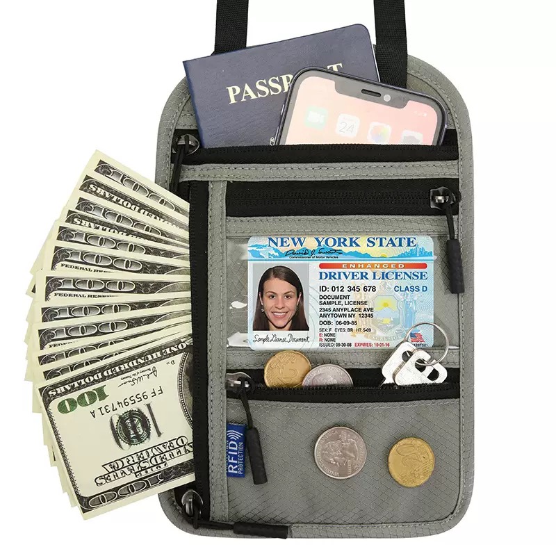 حقيبة عنق للسفر الخارجي مزودة  - مراجعة Travel Accessories Overseas وسعره