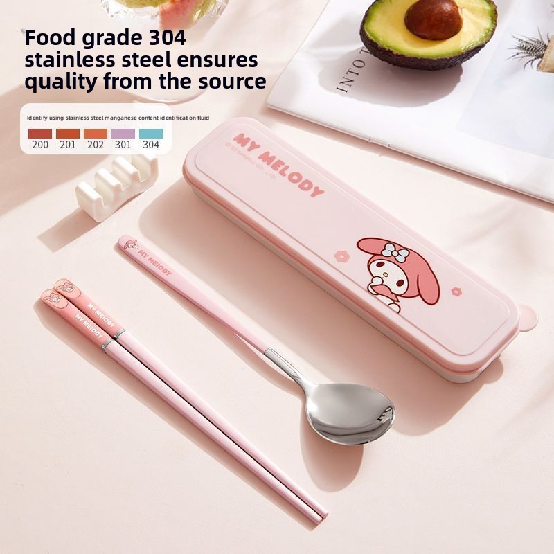 طقم أدوات مائدة محمول بتصميم ج - مراجعة Travel Accessories Gift Set وسعره