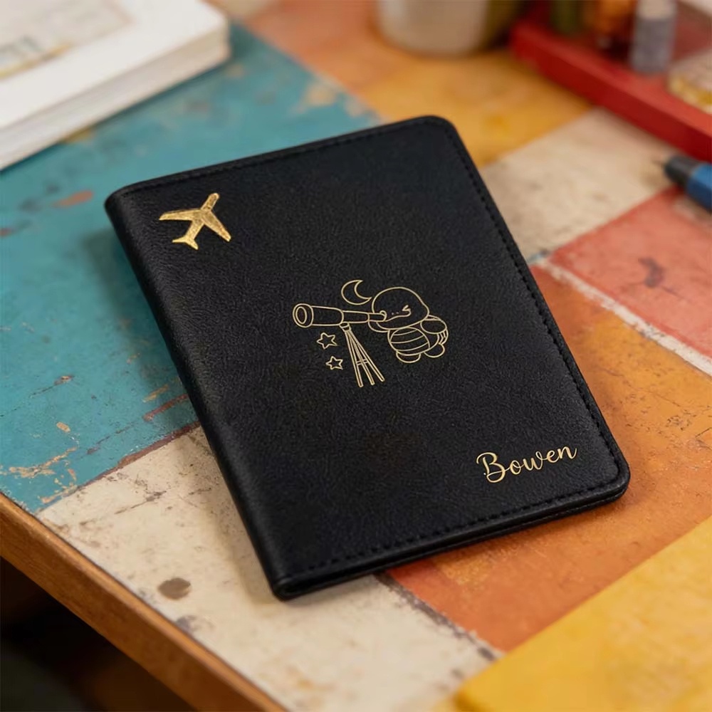 غلاف جواز سفر مخصص بالاسم، حاف - مراجعة Quality Travel Accessories وسعره